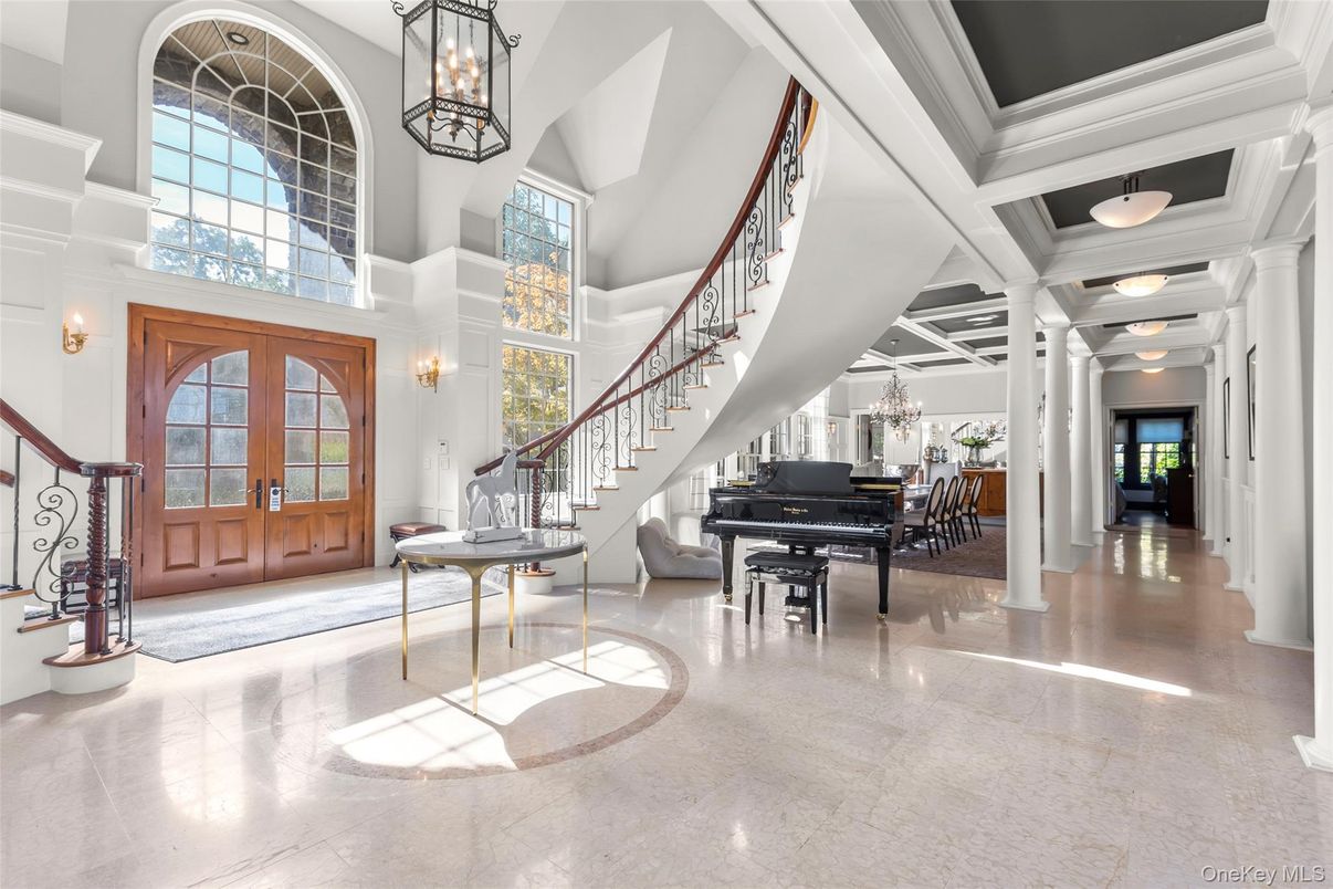 Dining room, Interior, Pendant Lights, Piano