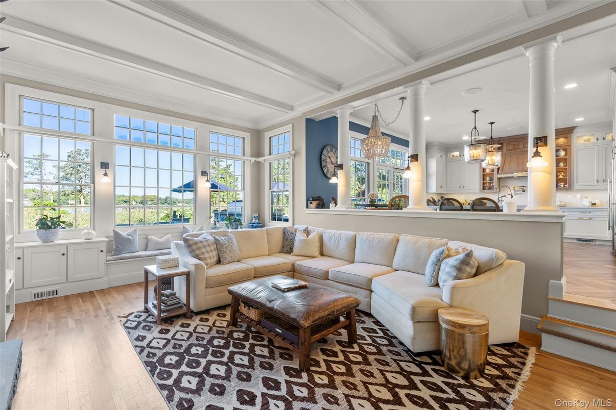 Chandelier, Interior, Kitchen, Living room, Pendant Lights, Recessed Lighting, Wood Texture Flooring
