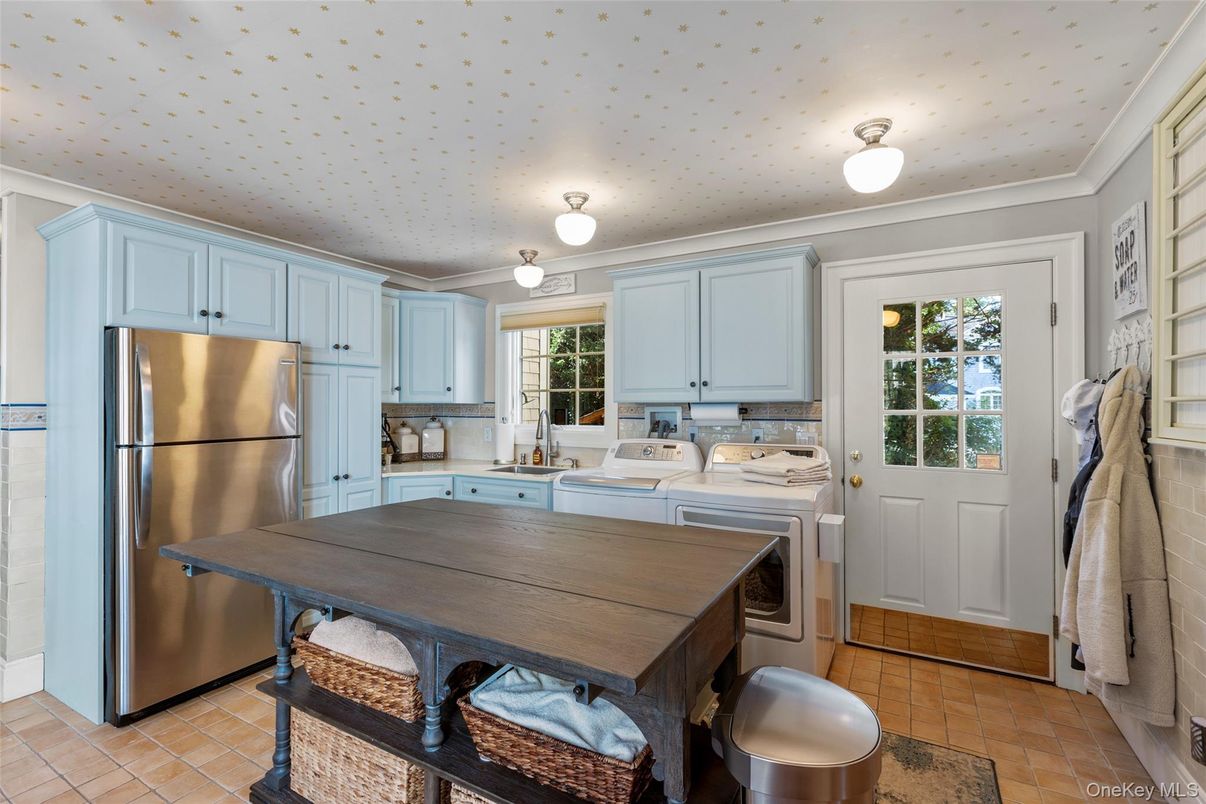 Interior, Kitchen, Stainless Steel Appliances