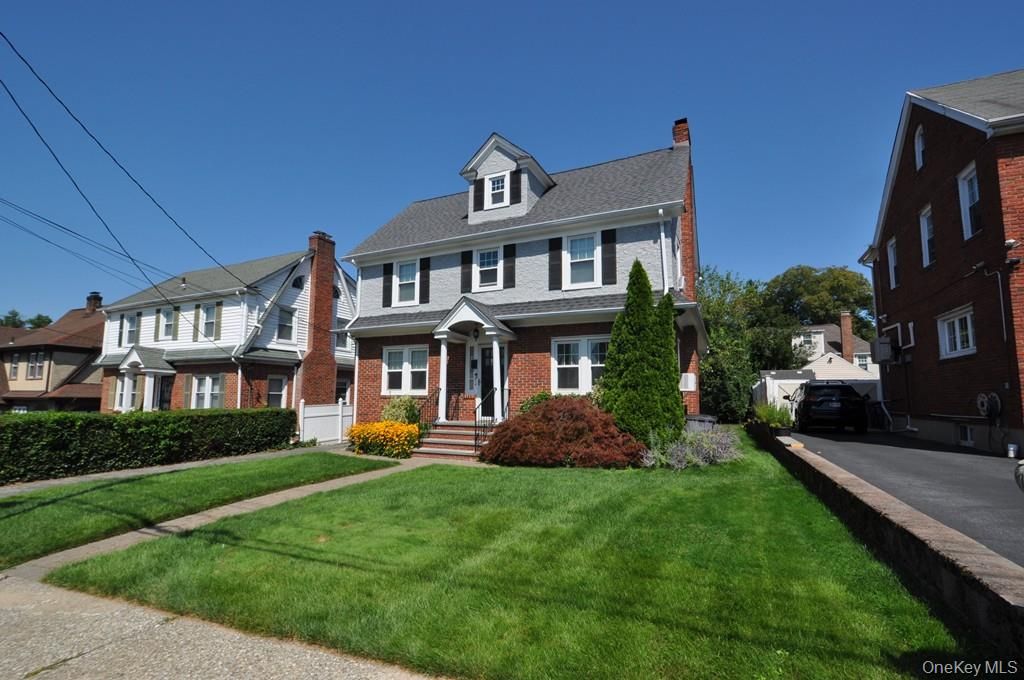 Exterior, Facade, Brick Facade, Georgian