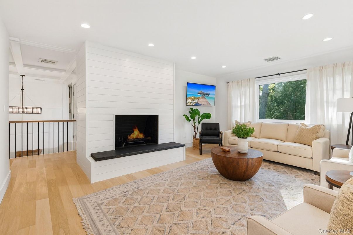 Fireplace, Interior, Living room, Pendant Lights, Recessed Lighting, Wood Texture Flooring