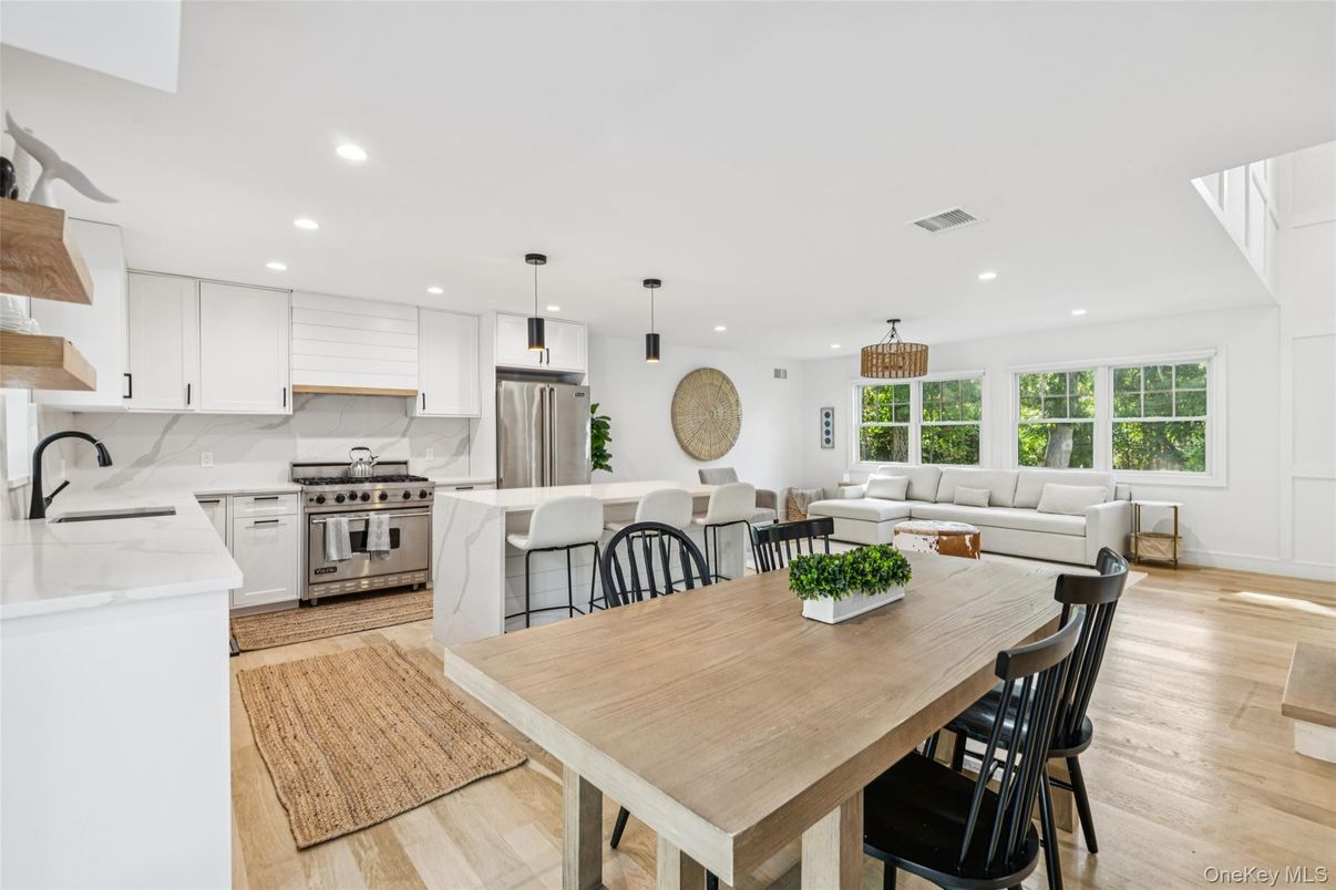 Dining room, Interior, Kitchen, Living room, Pendant Lights, Recessed Lighting, Stainless Steel Appliances, Wood Texture Flooring