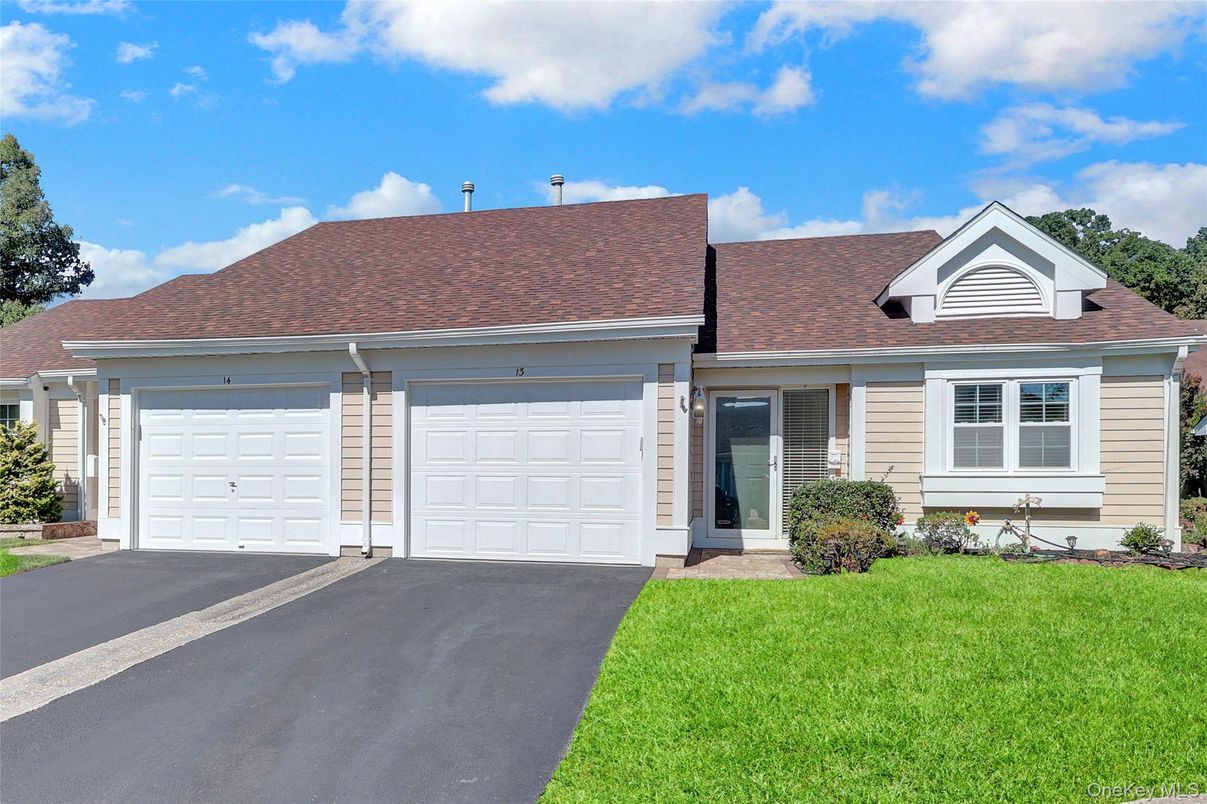 Attached, Exterior, Facade, Cape Cod