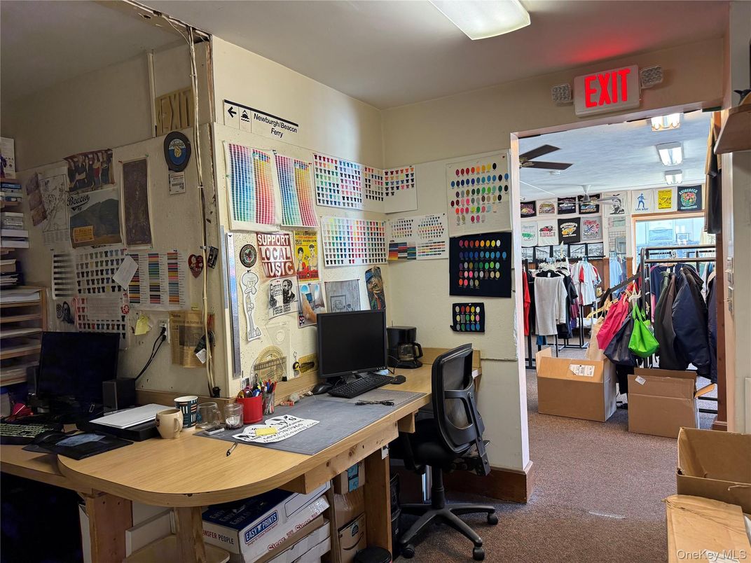 Home Office, Interior