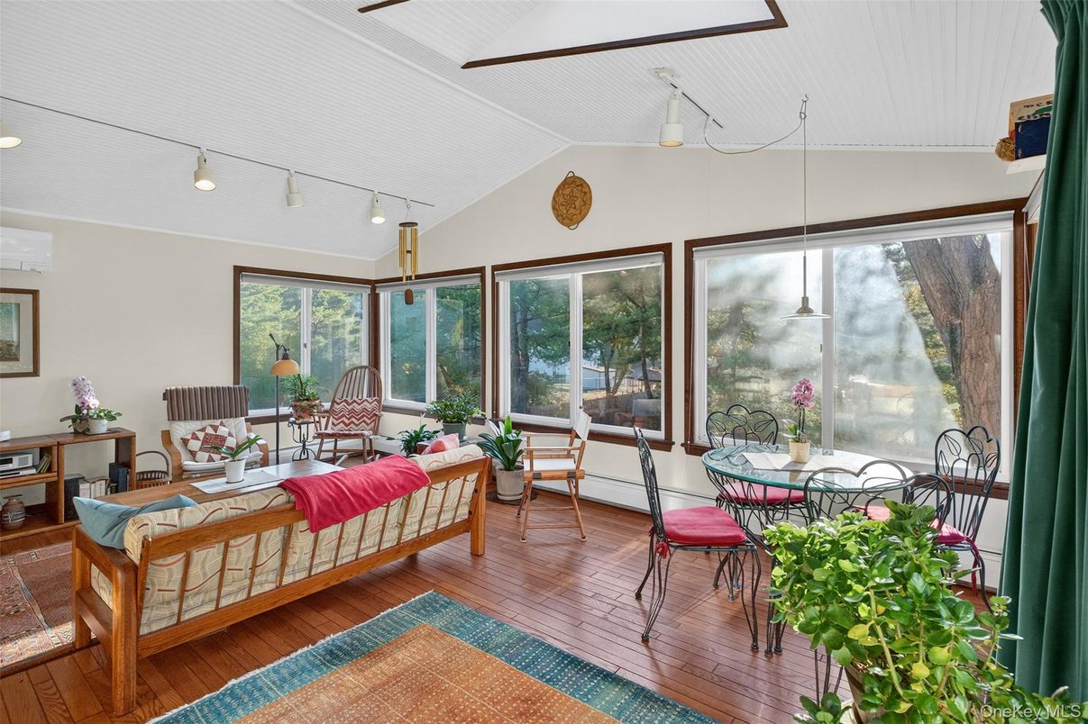 Dining room, Interior, Sun Room, Wood Texture Flooring