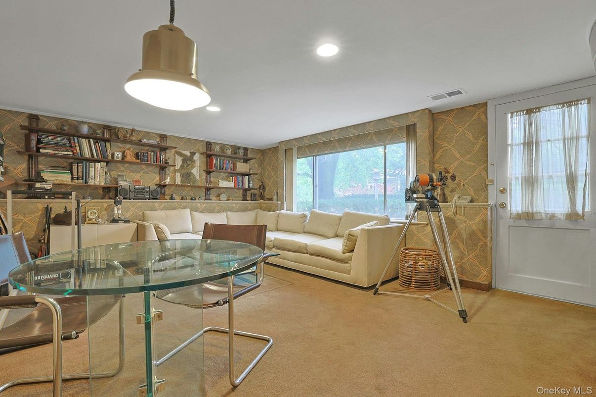 Dining room, Interior, Living room, Recessed Lighting, Stone Walls