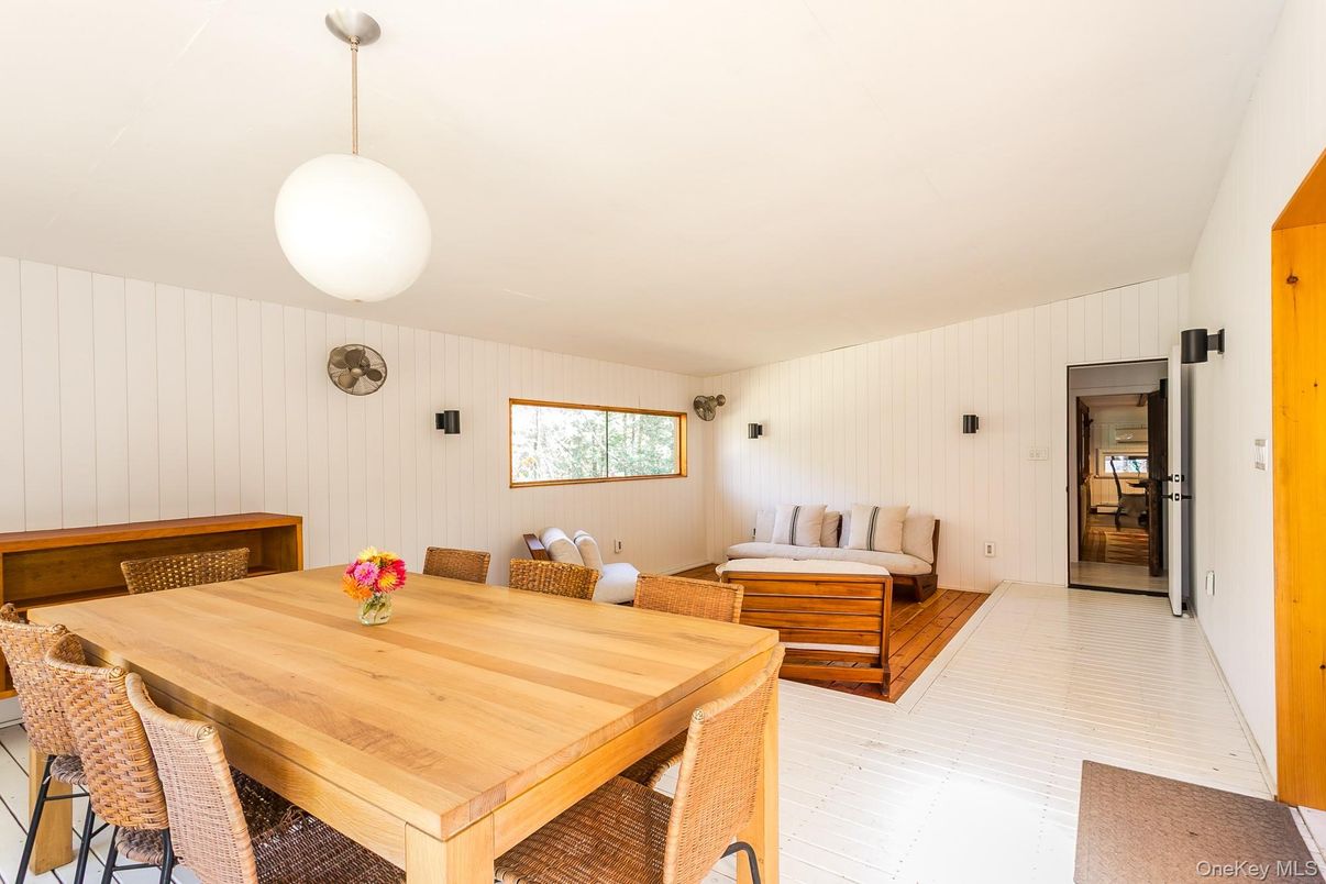 Dining room, Interior, Living room, Pendant Lights