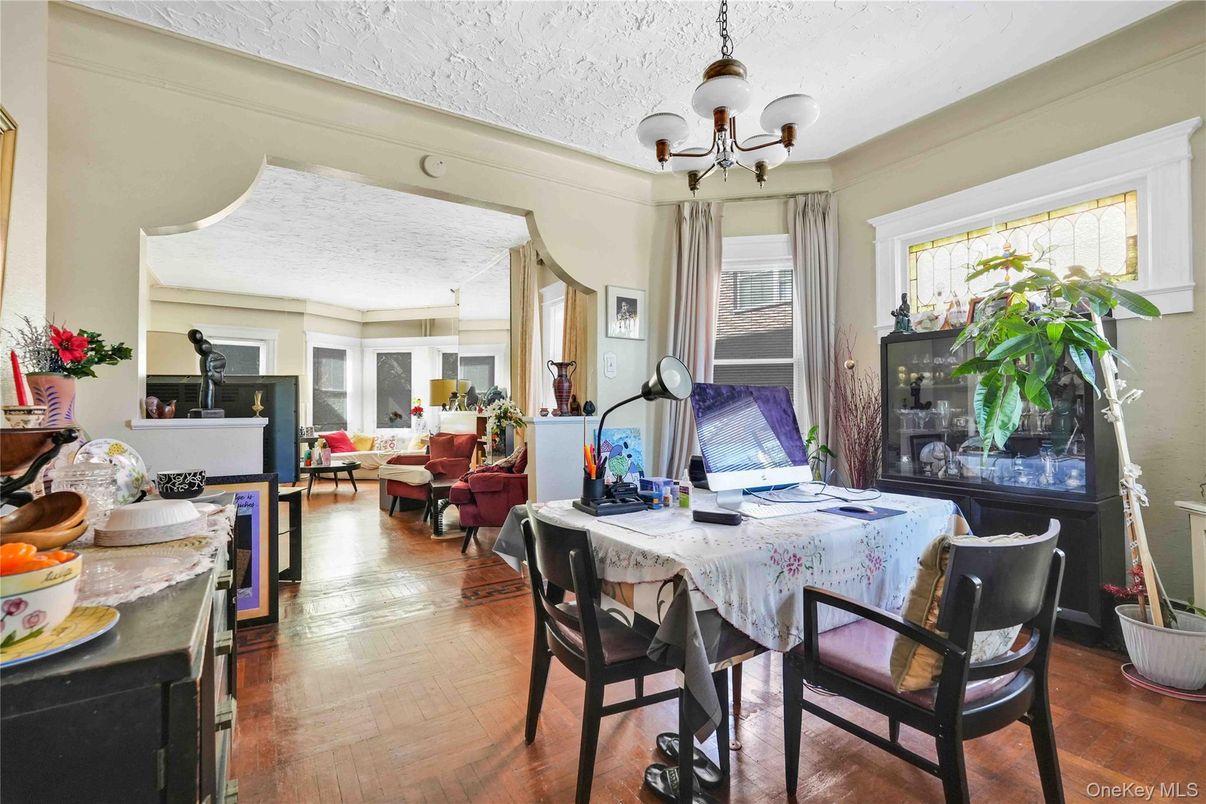 Chandelier, Dining room, Interior, Living room, Piano, Wood Texture Flooring