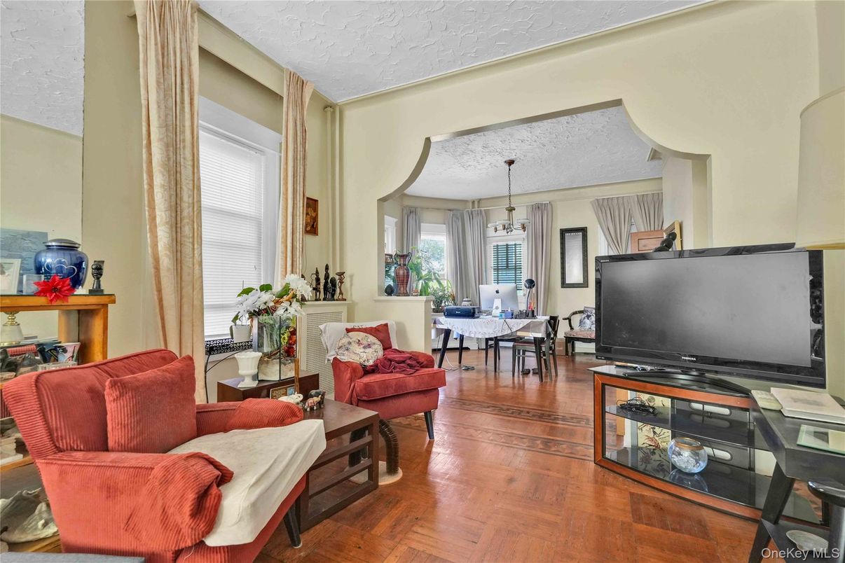 Chandelier, Dining room, Interior, Living room, Wood Texture Flooring
