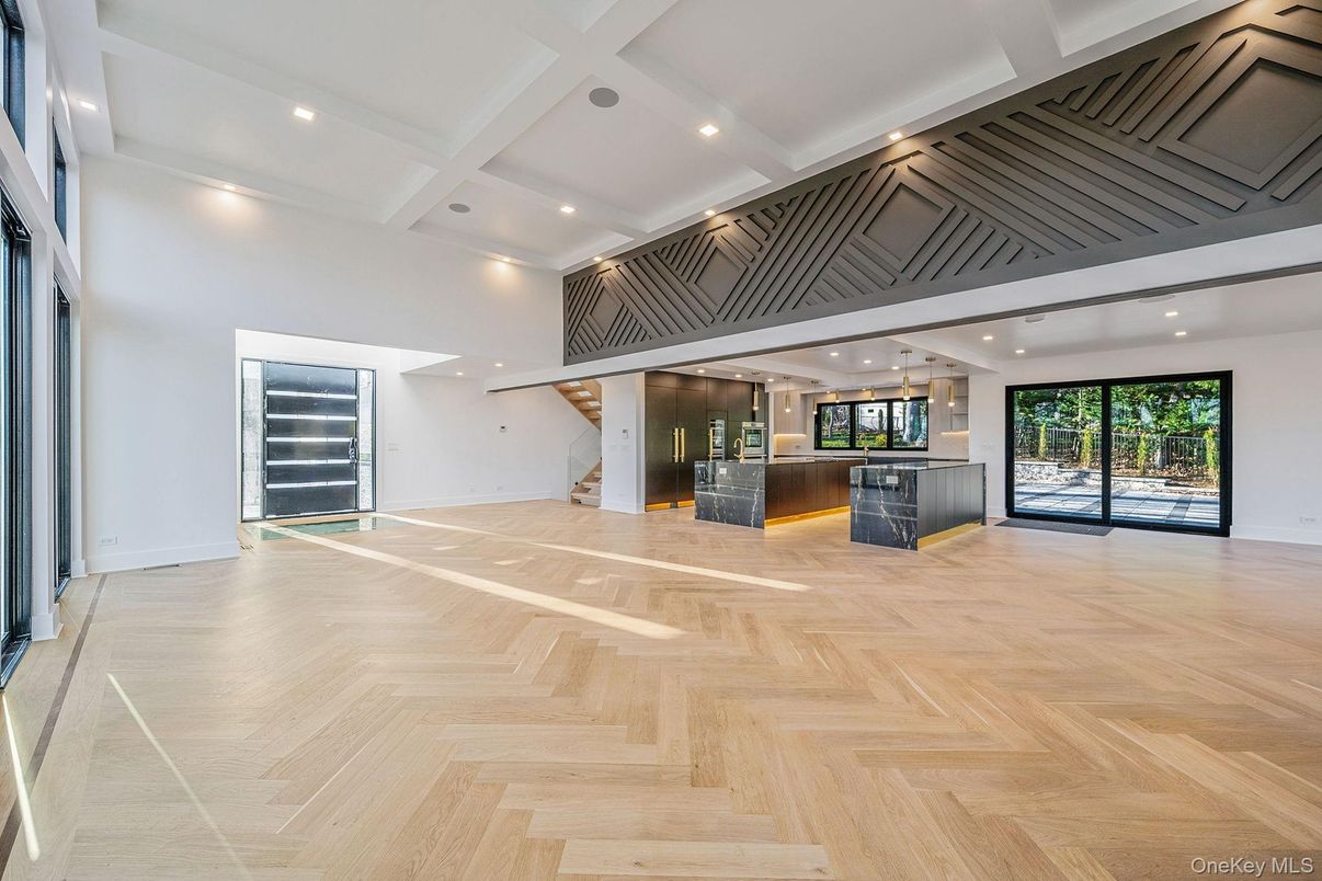 Interior, Recessed Lighting, Wood Texture Flooring