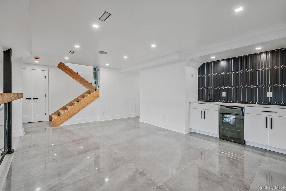 Interior, Marble, Recessed Lighting