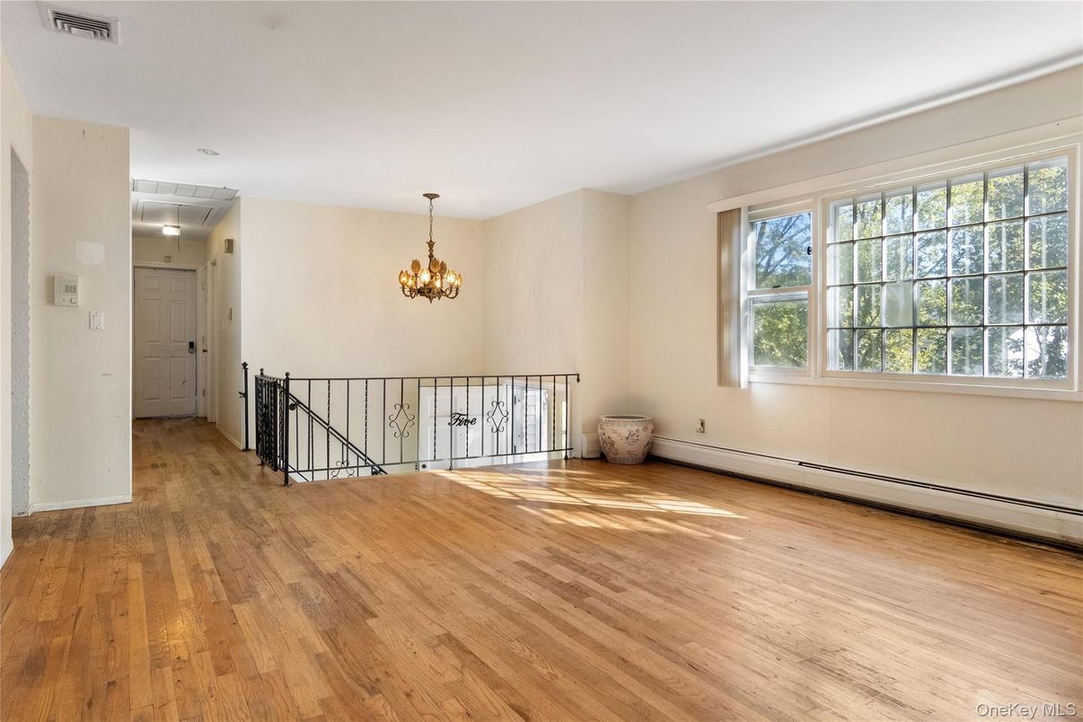 Chandelier, Empty room, Interior, Wood Texture Flooring