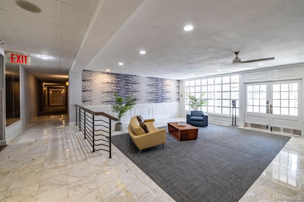 Interior, Marble, Recessed Lighting, Stone Walls