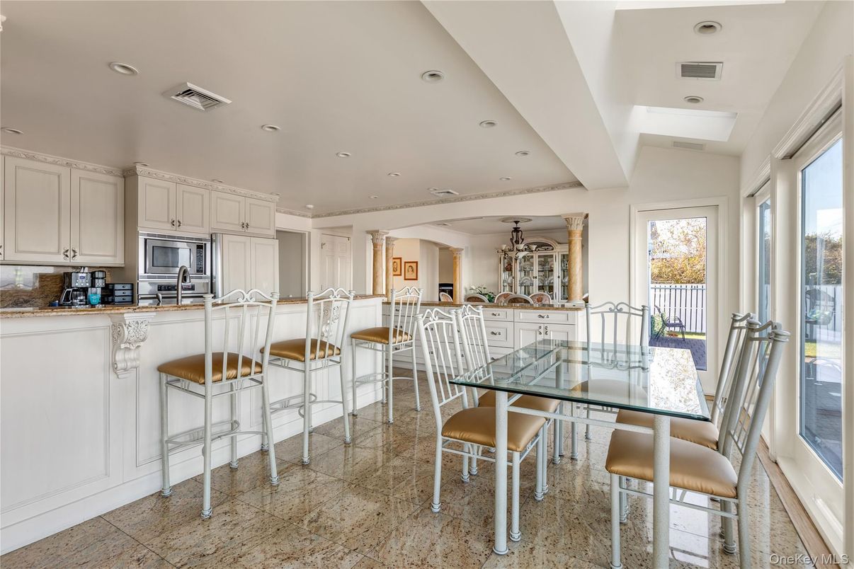 Dining room, Interior, Kitchen, Recessed Lighting