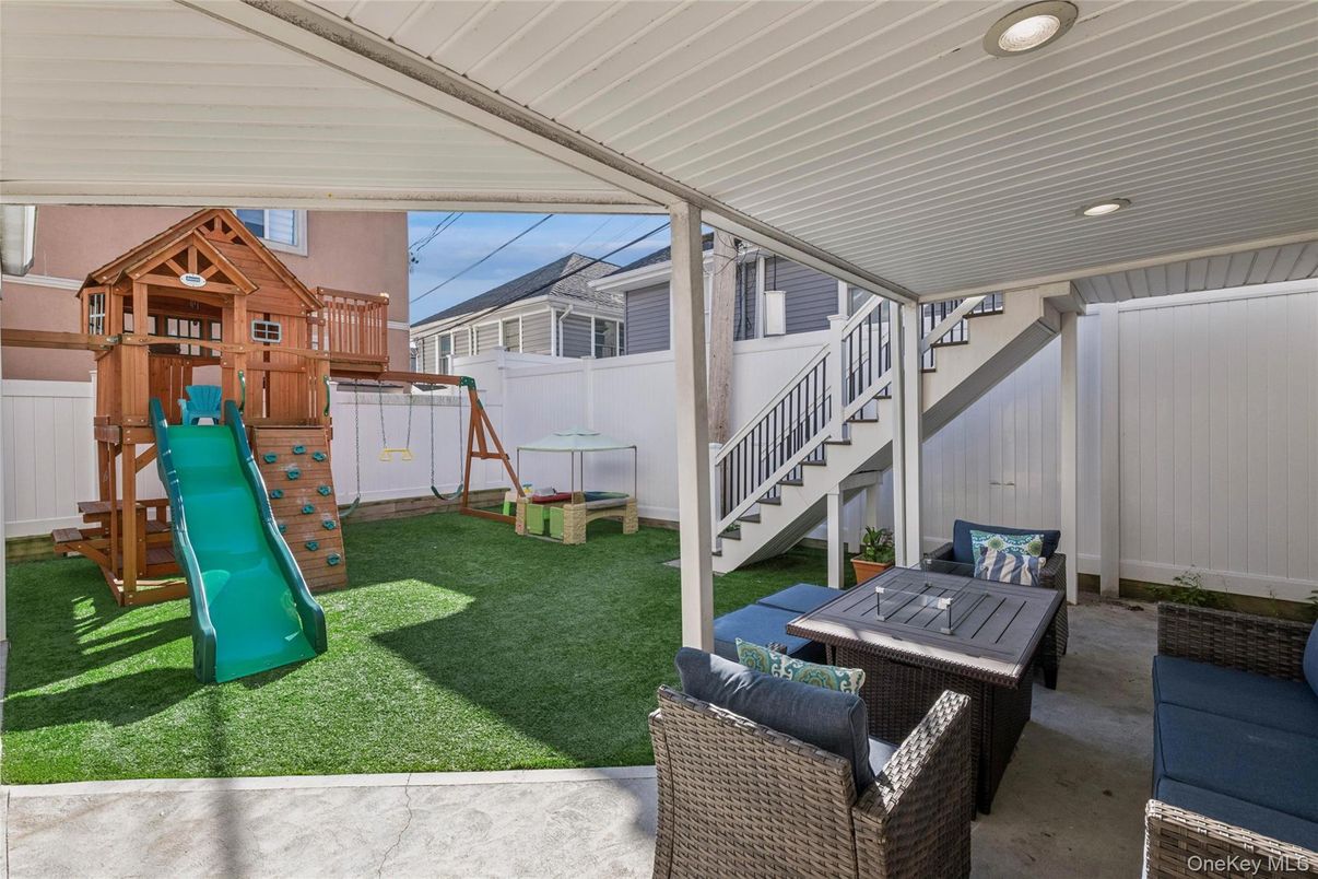 Backyard, Exterior, Playground