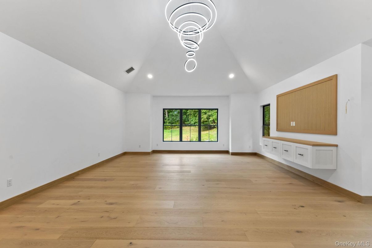 Empty room, Interior, Recessed Lighting, Wood Texture Flooring