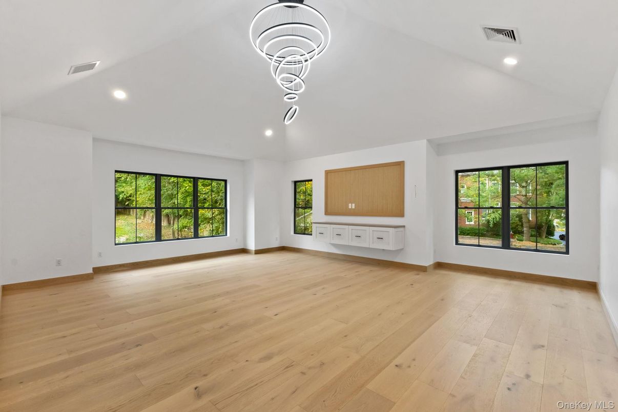 Empty room, Interior, Recessed Lighting, Wood Texture Flooring