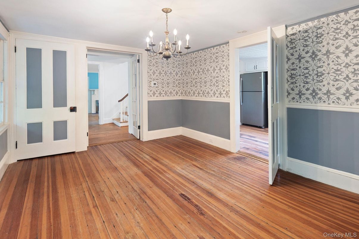 Chandelier, Empty room, Interior, Wood Texture Flooring