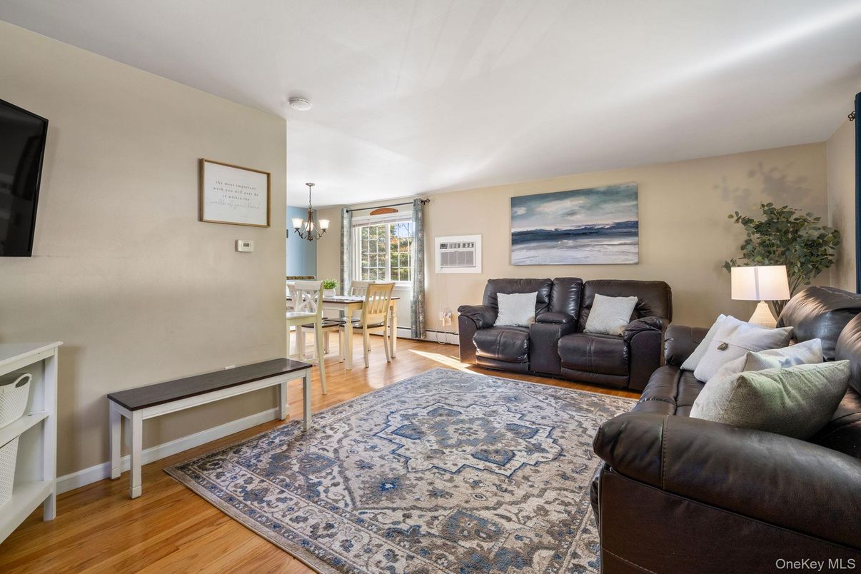 Chandelier, Dining room, Interior, Living room, Wood Texture Flooring