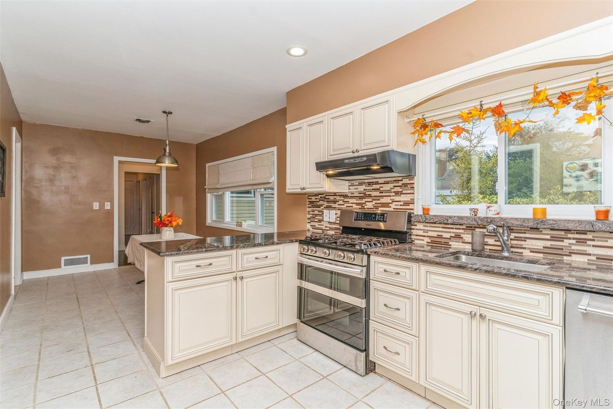 Interior, Kitchen, Pendant Lights, Recessed Lighting, Stainless Steel Appliances