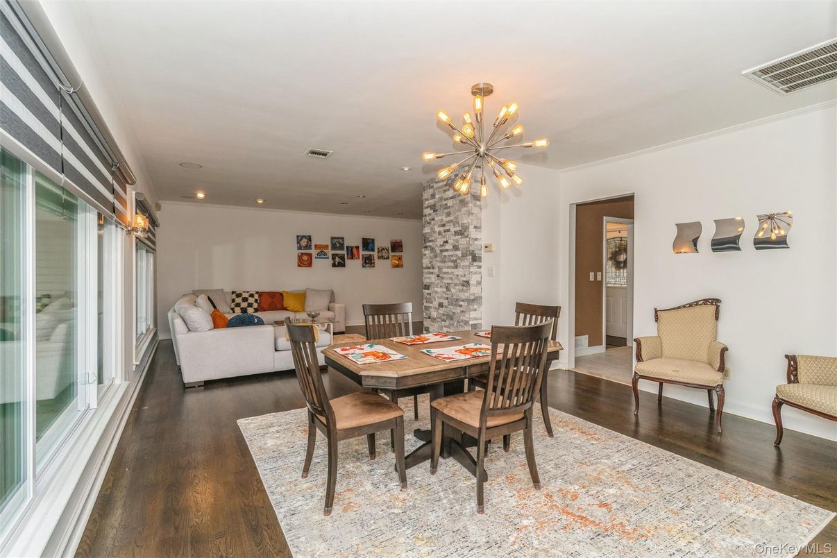 Dining room, Interior, Living room, Pendant Lights, Recessed Lighting, Wood Texture Flooring