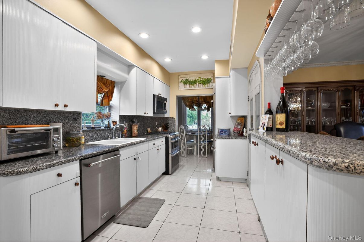 Dining room, Interior, Kitchen, Recessed Lighting