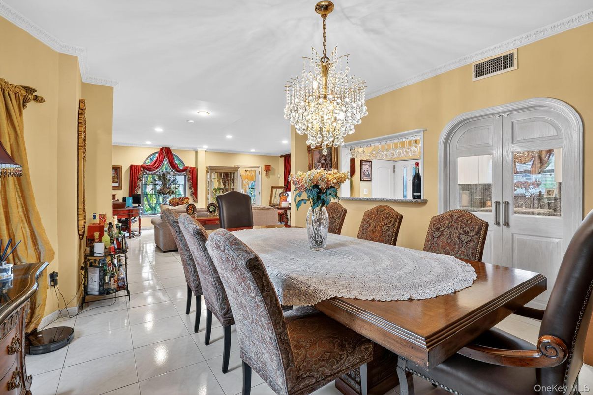 Chandelier, Dining room, Interior, Recessed Lighting