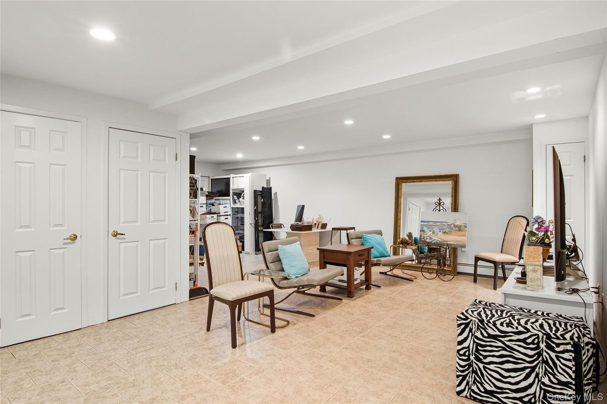 Dining room, Interior, Living room, Recessed Lighting
