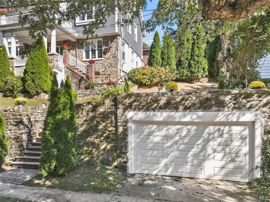 Detached Garage, Exterior