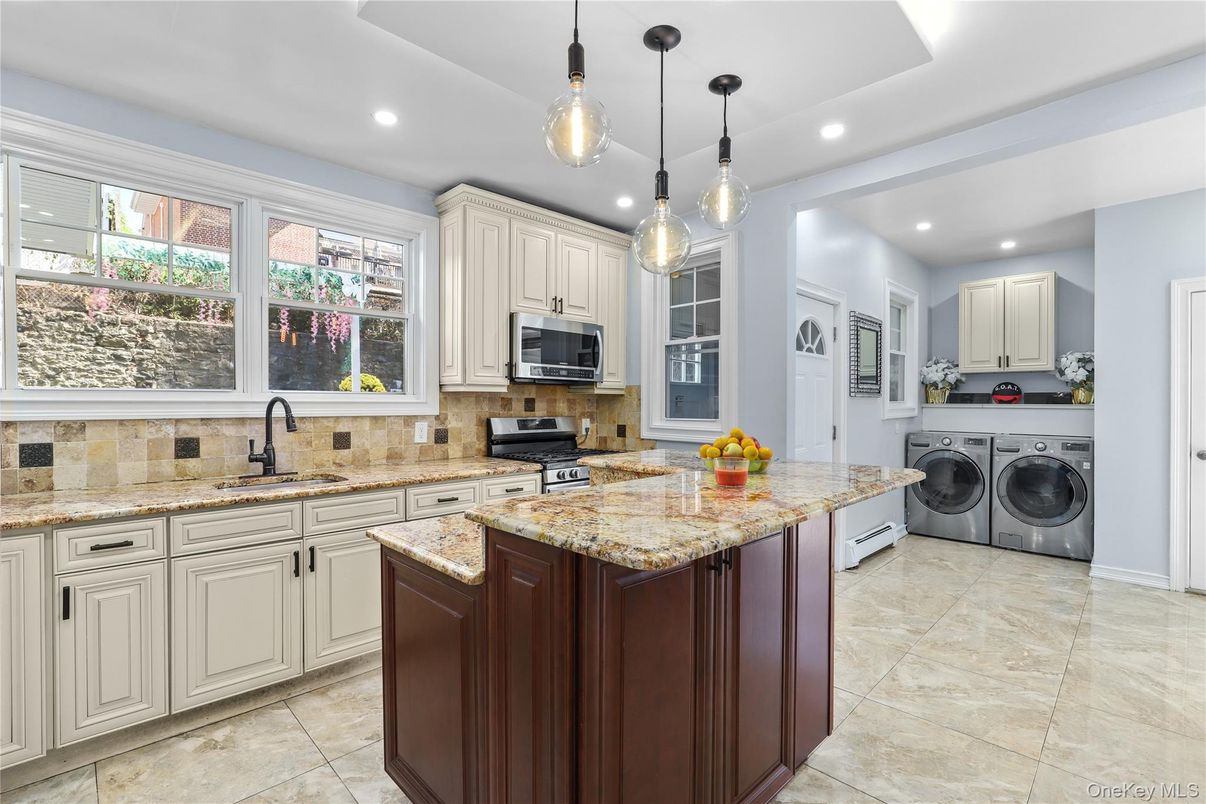 Interior, Kitchen, Pendant Lights, Recessed Lighting, Washer