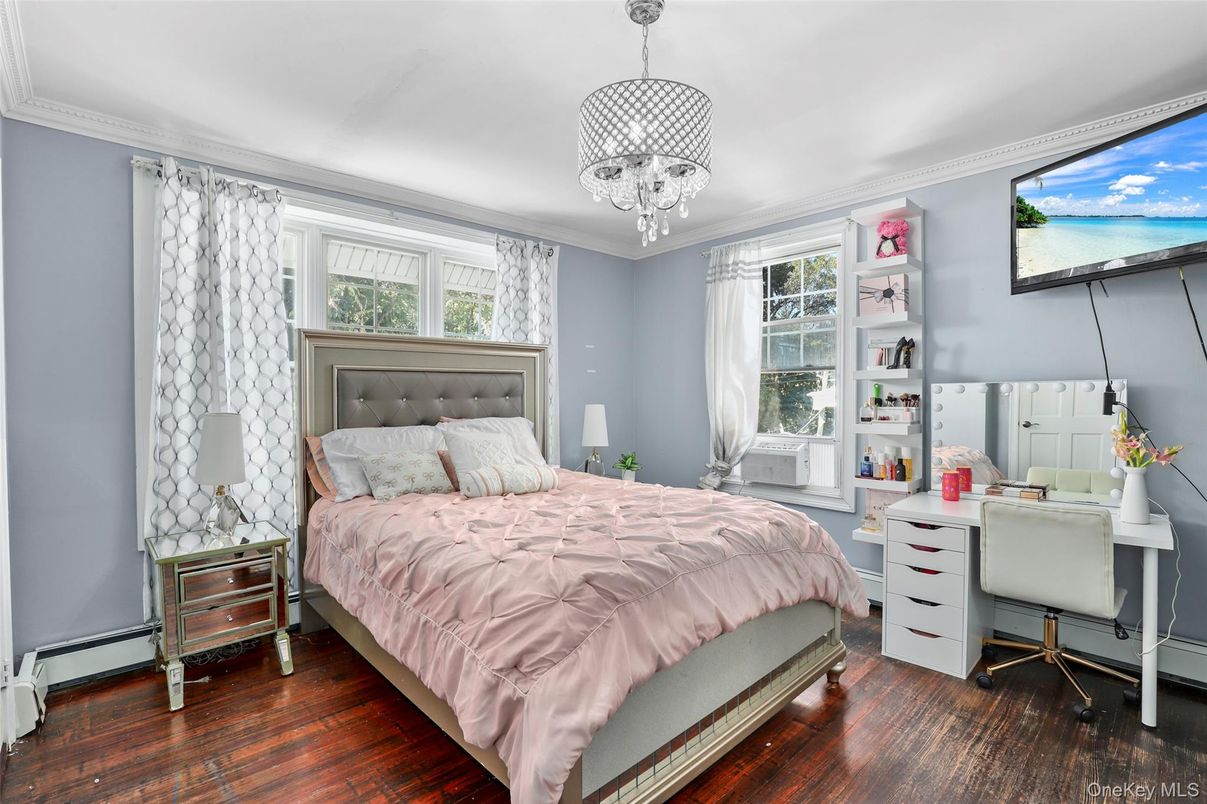 Bedroom, Home Office, Interior, Pendant Lights, Wood Texture Flooring
