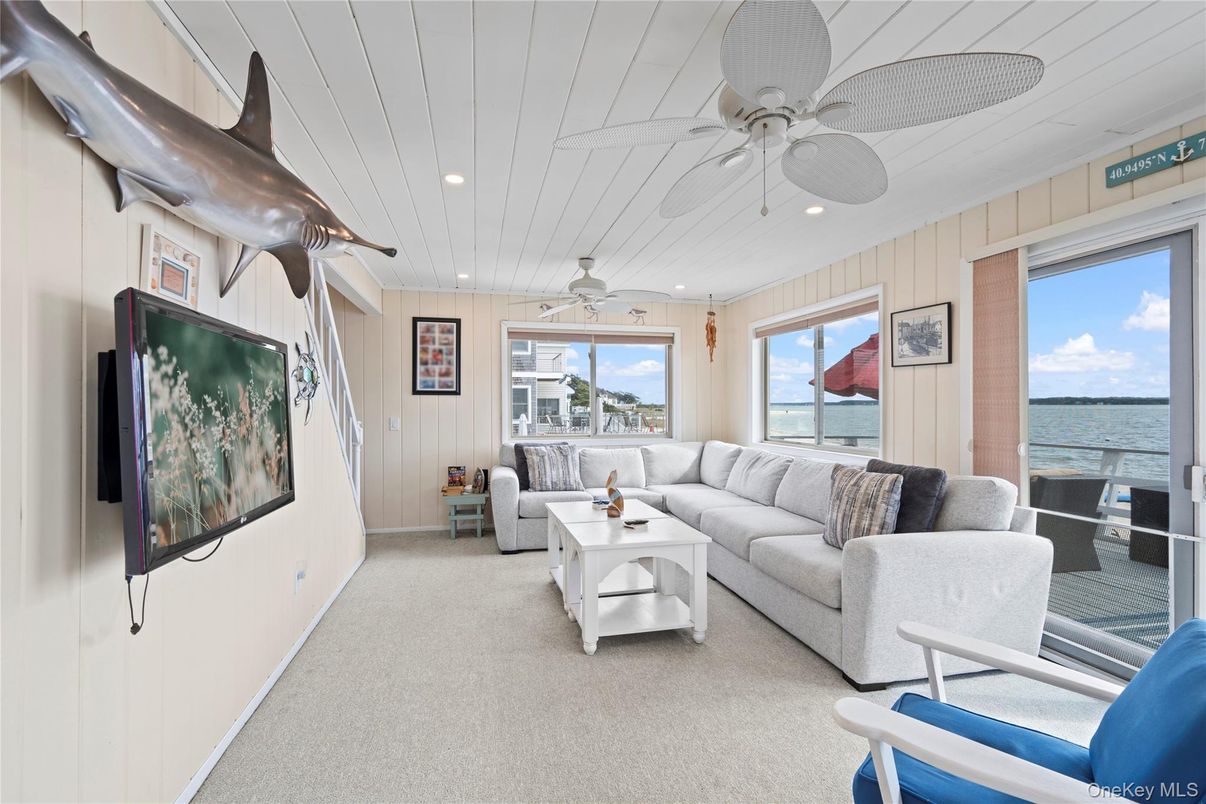 Interior, Living room, Recessed Lighting, Water