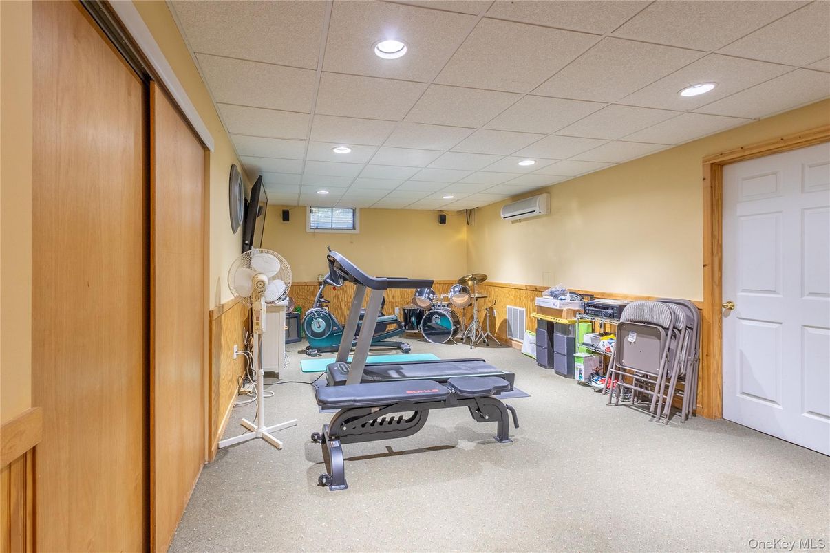 Fitness Equipment, Interior, Recessed Lighting