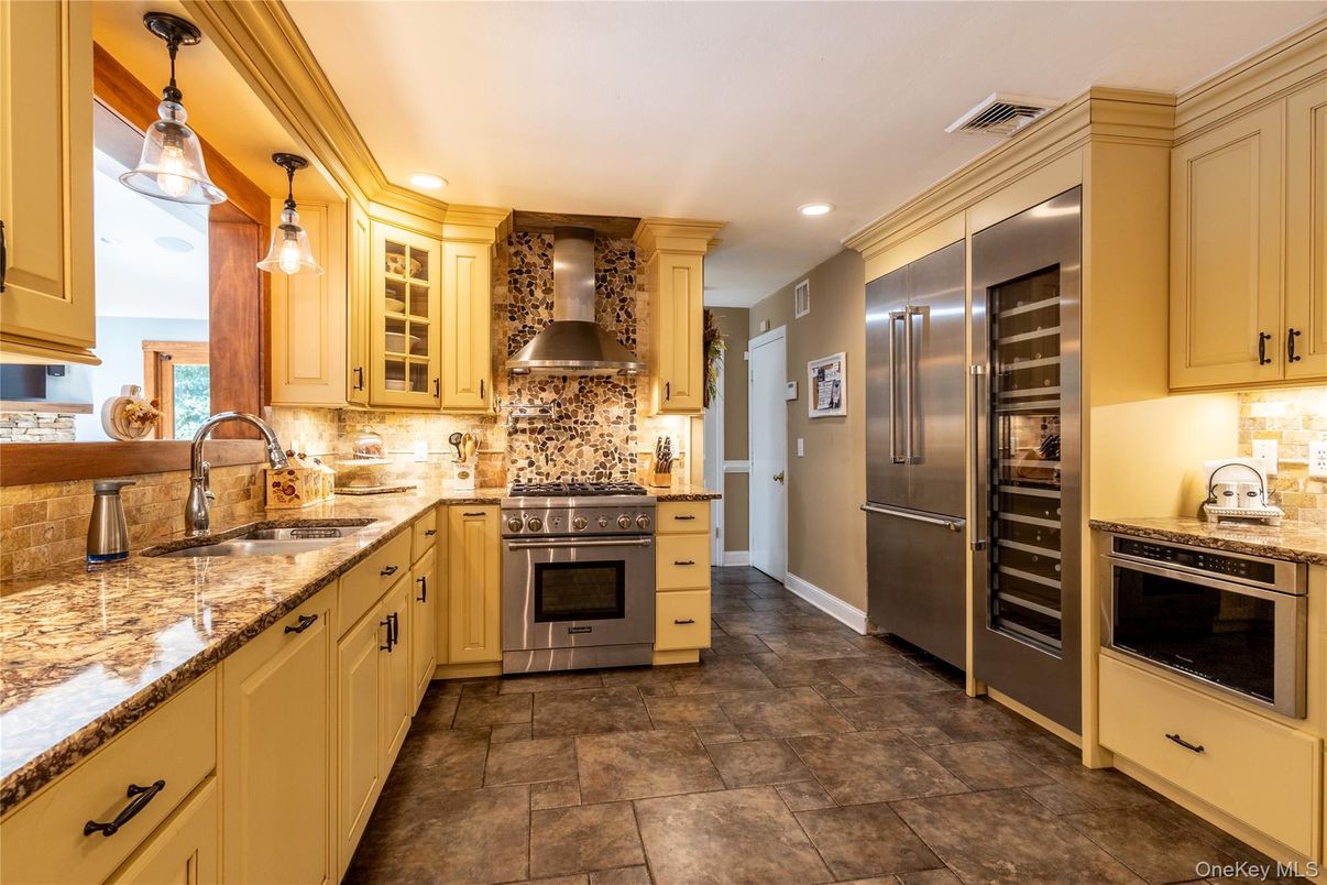 Interior, Kitchen, Pendant Lights, Recessed Lighting, Stainless Steel Appliances