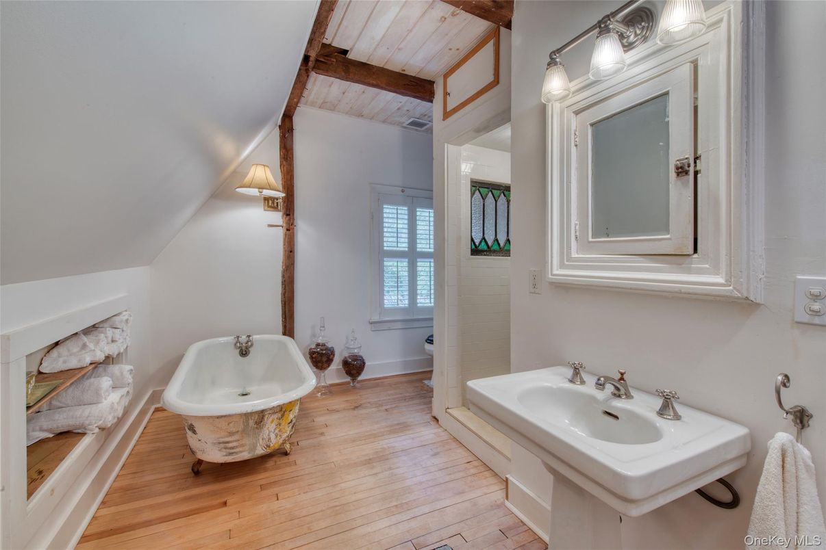 Bathroom, Free Standing Baths, Interior, Wooden Beams, Wooden Ceilings, Wood Texture Flooring