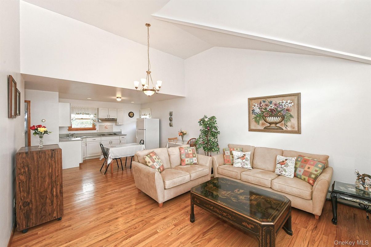 Chandelier, Dining room, Interior, Kitchen, Living room, Wood Texture Flooring
