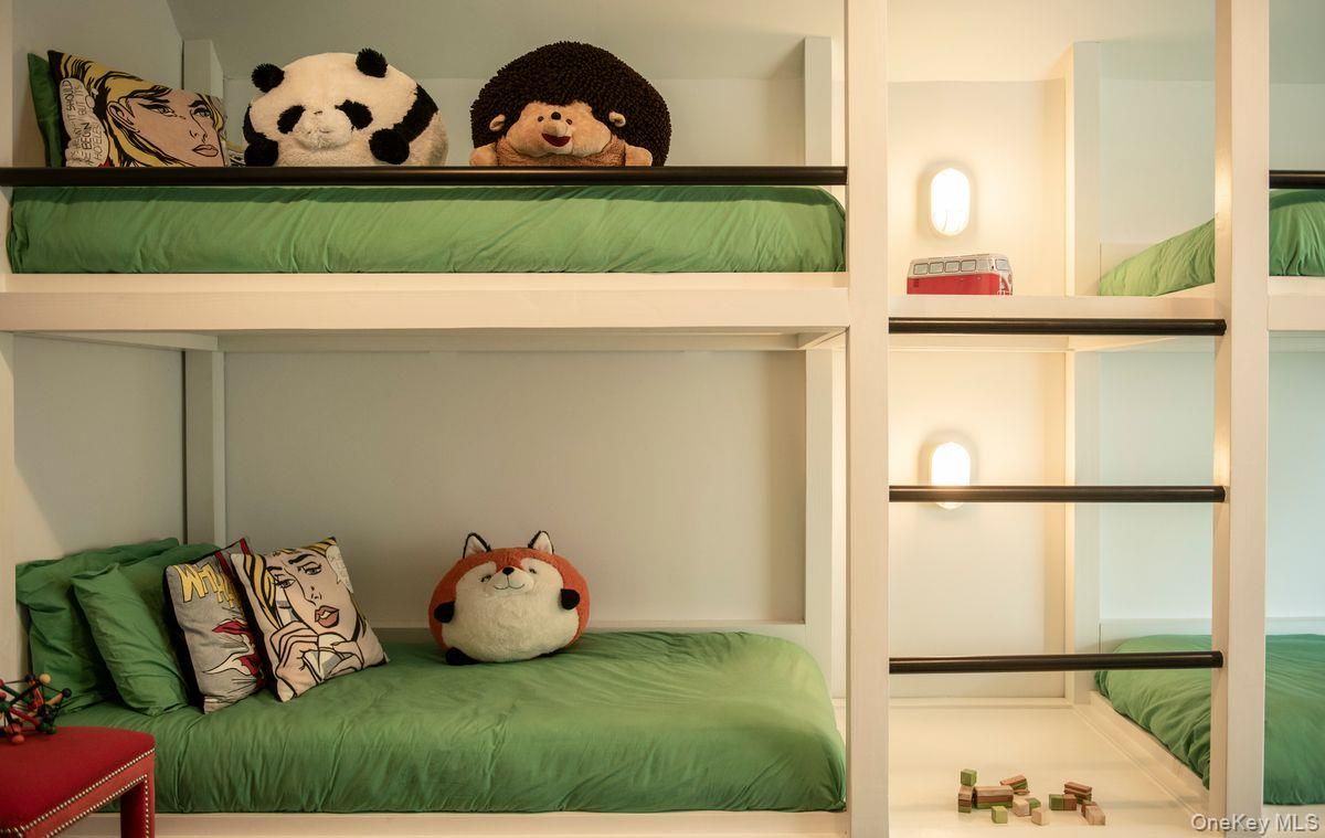 Bedroom, Interior, Water