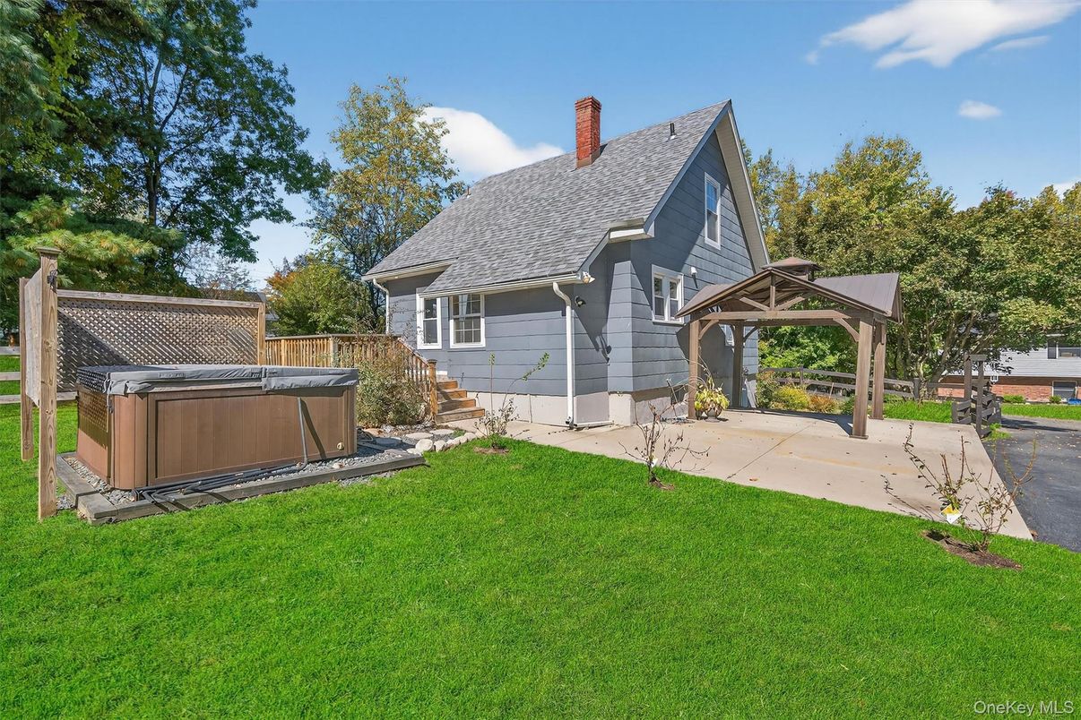 Backyard, Exterior, Hot Tub