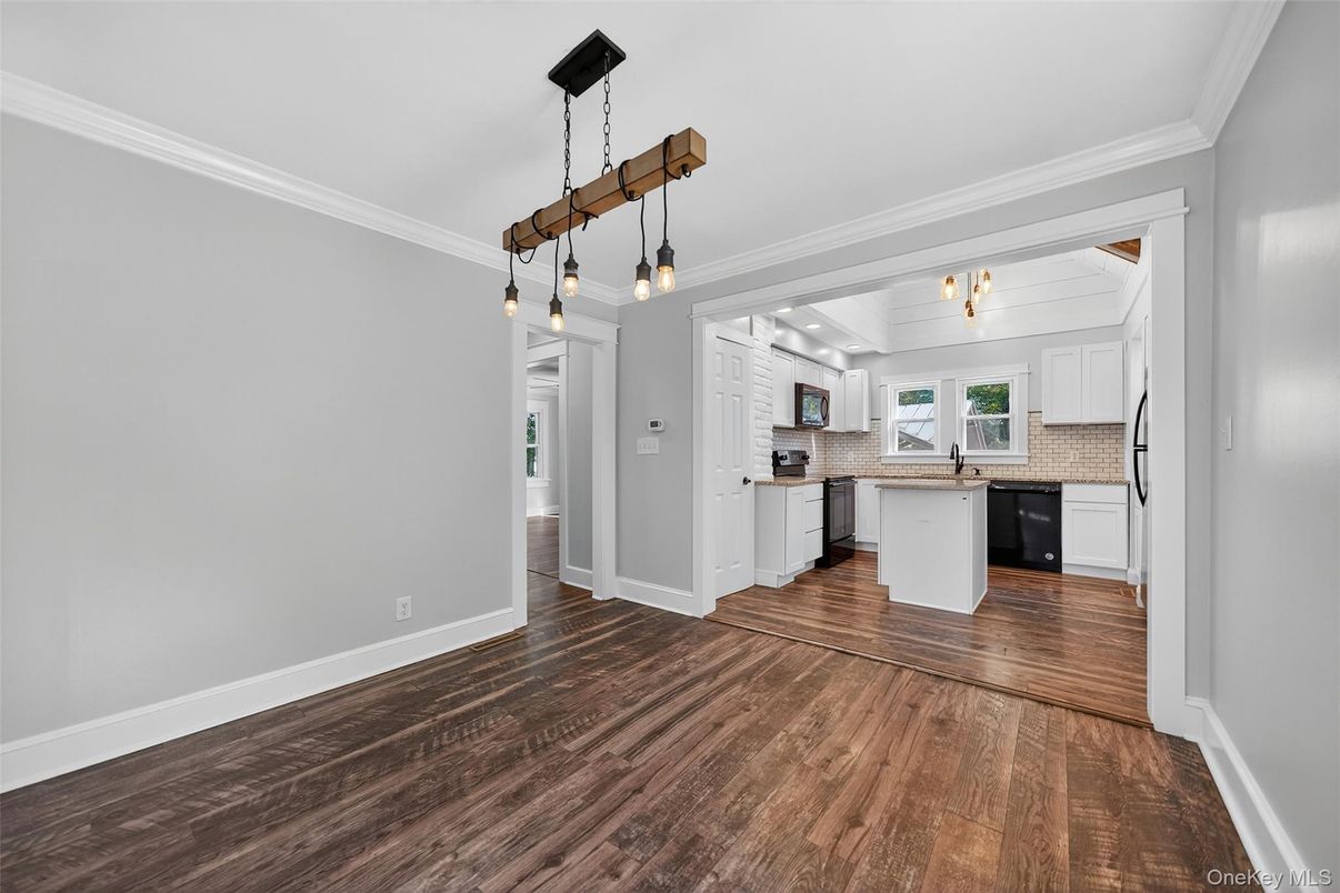 Interior, Kitchen, Pendant Lights, Wood Texture Flooring