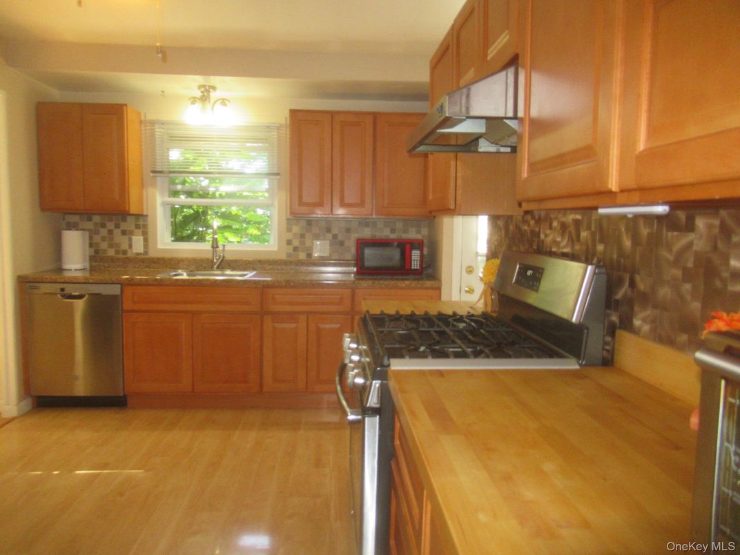 Chandelier, Interior, Kitchen, Stainless Steel Appliances, Wood Texture Flooring
