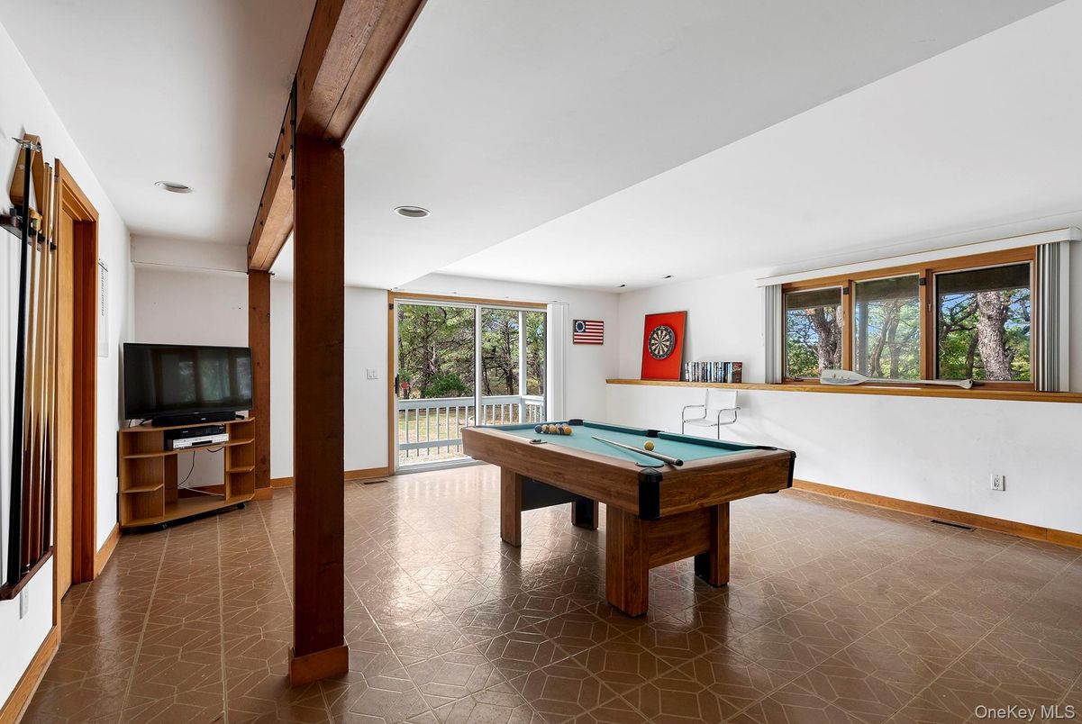 Billiard Table, Game Room, Interior
