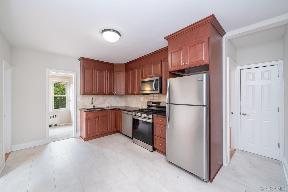 Interior, Kitchen, Stainless Steel Appliances