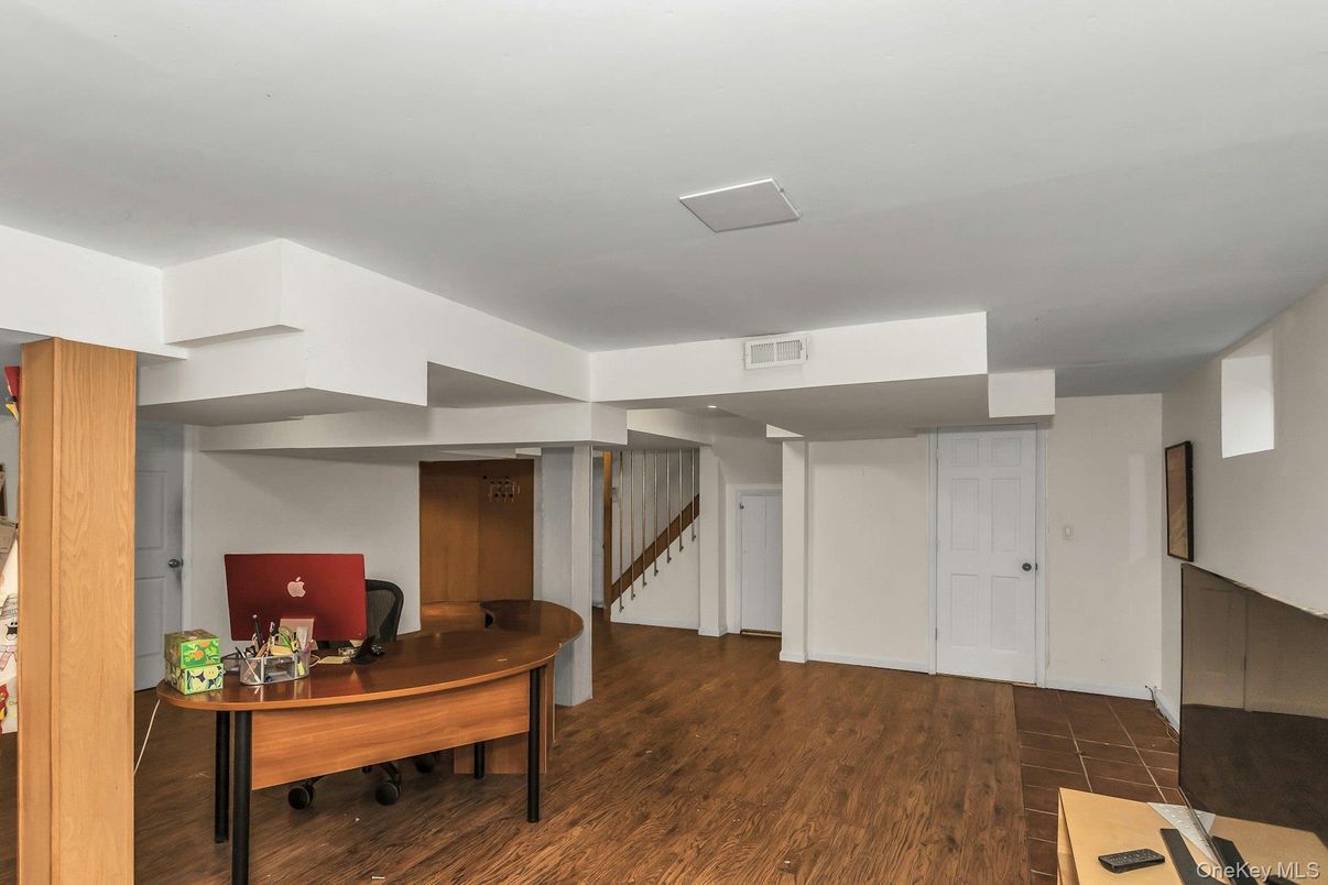Home Office, Interior, Recessed Lighting, Wood Texture Flooring