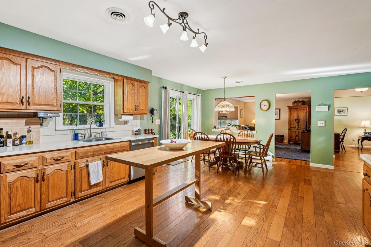 Chandelier, Dining room, Interior, Kitchen, Wood Texture Flooring