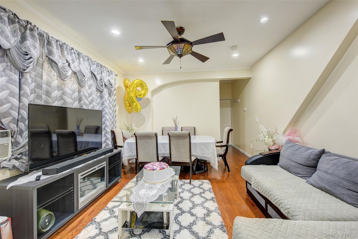 Dining room, Interior, Living room, Recessed Lighting, Wood Texture Flooring