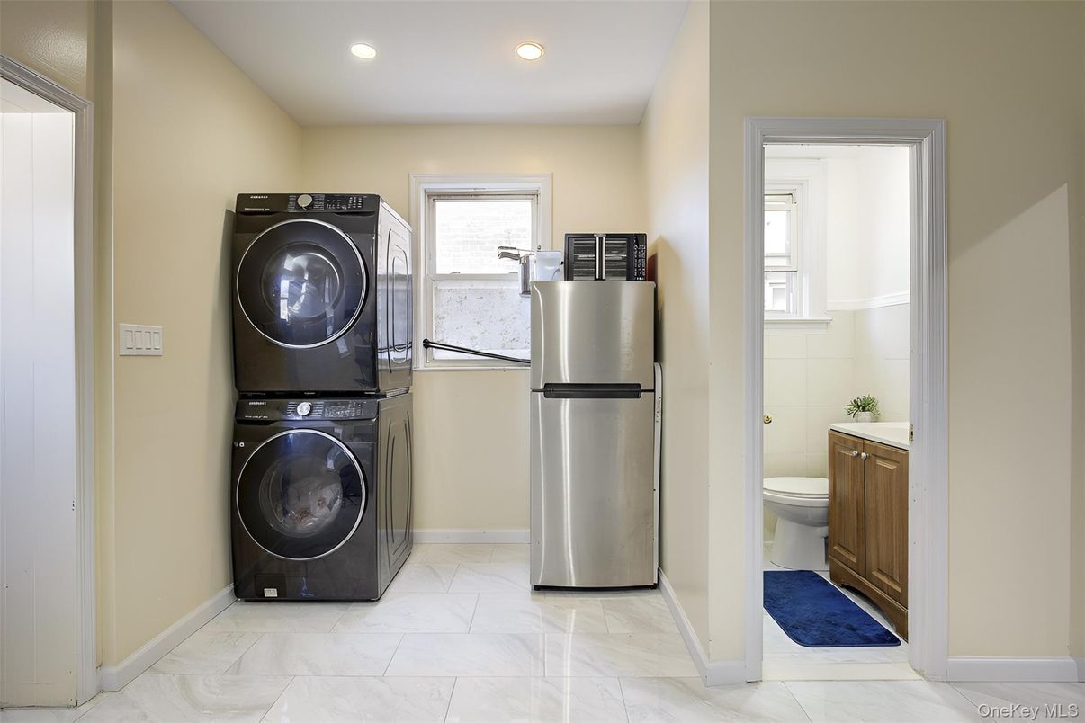 Interior, Marble, Recessed Lighting, Utility Closets, Washer