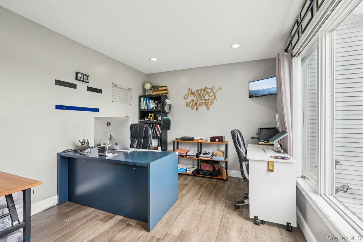 Home Office, Interior, Recessed Lighting, Wood Texture Flooring