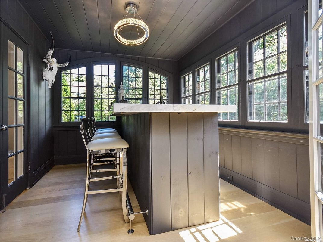 Interior, Pendant Lights, Wood Texture Flooring