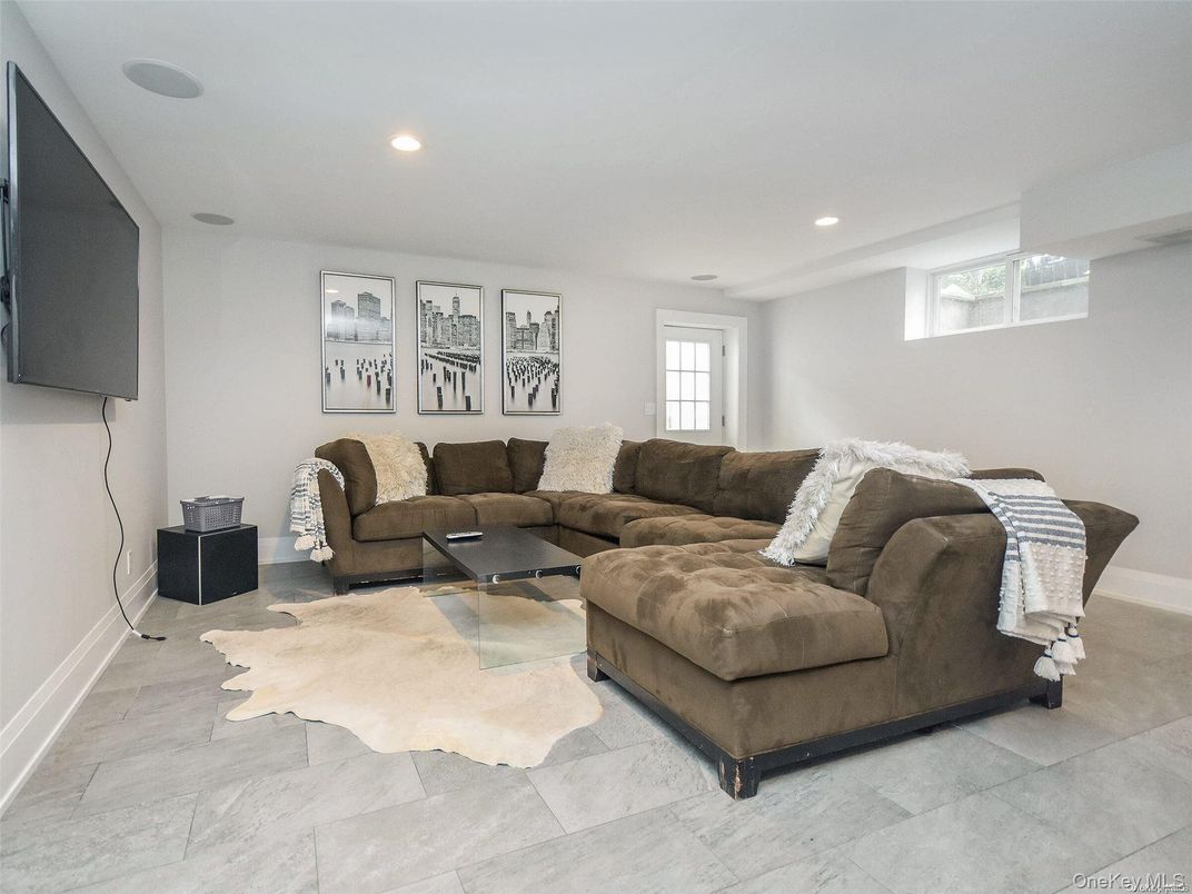 Interior, Living room, Marble, Recessed Lighting