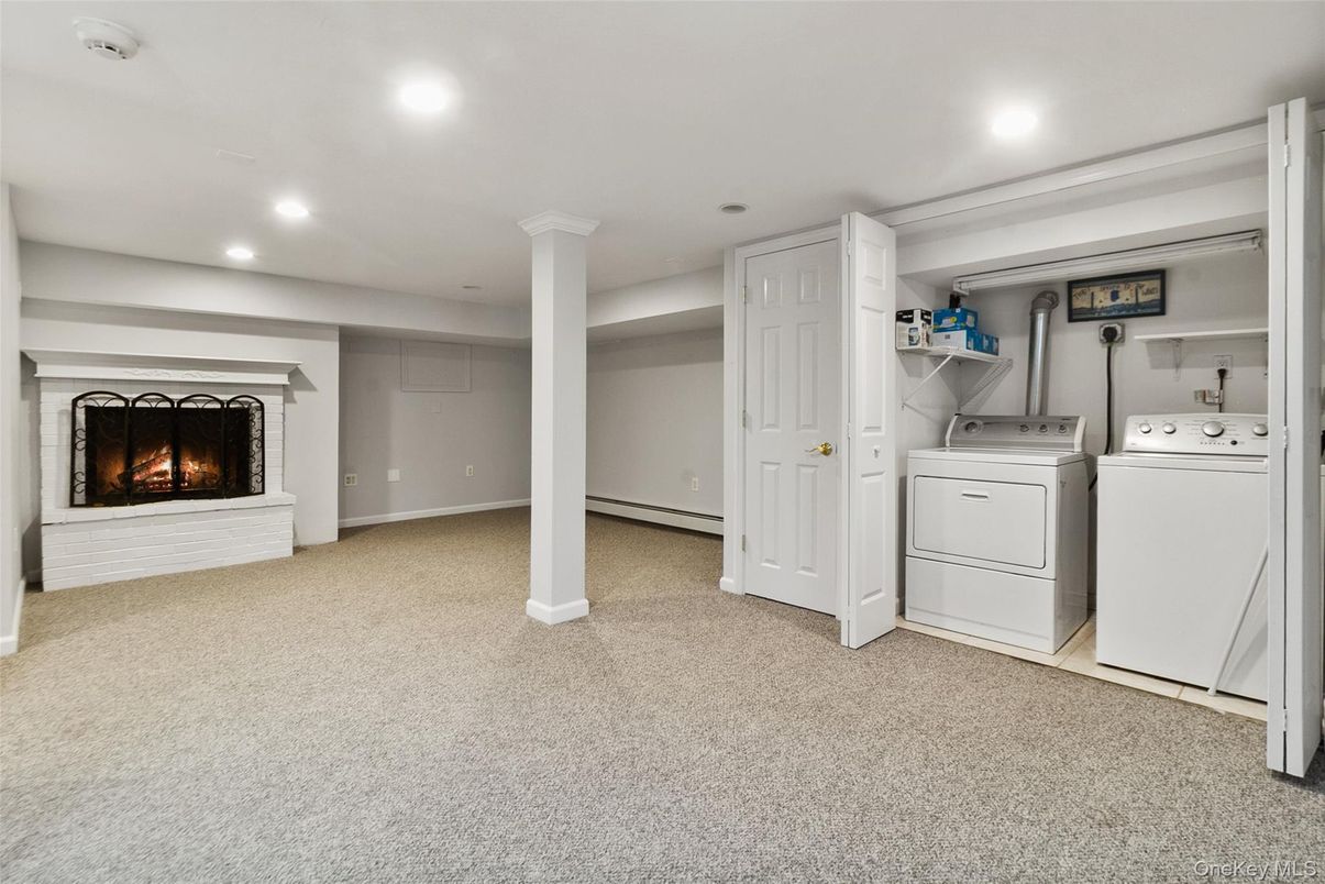 Fireplace, Interior, Recessed Lighting, Utility Closets, Washer